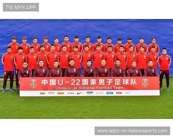 中国足球青少年足球场地建设与地方政府合作，中国足球青少年足球队